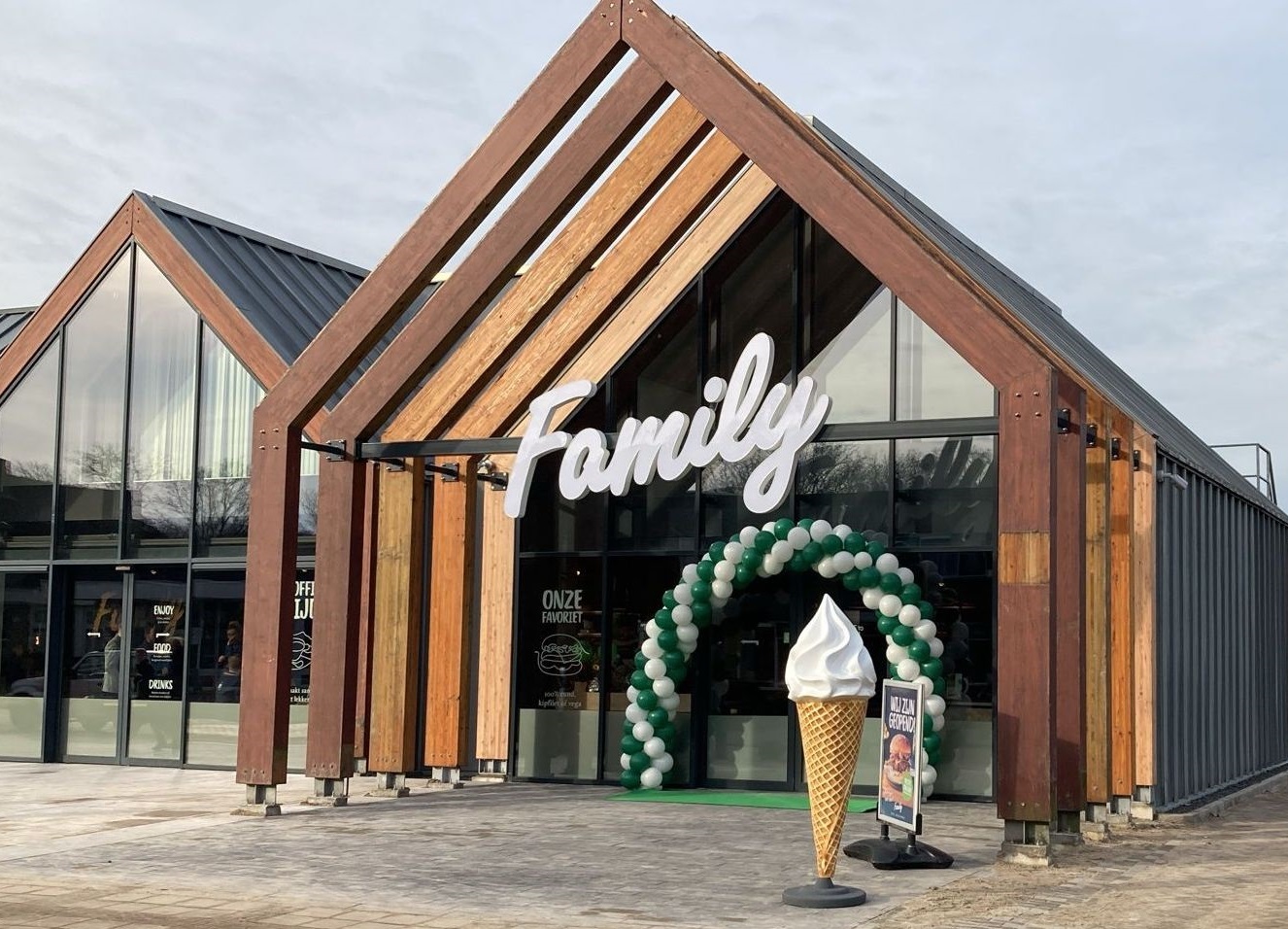 Supermarktonderneemster opent Family